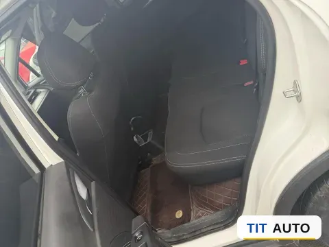 2021 Neta V 5