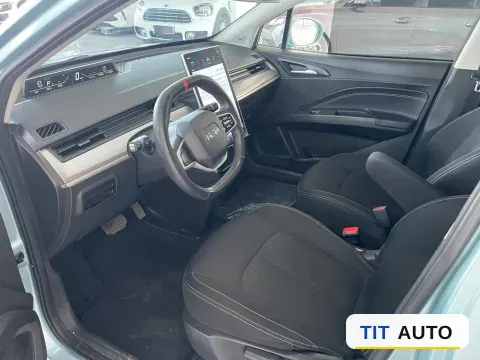 2021 Neta V 7