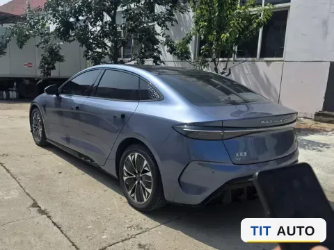 2022 MAXUS DaJia 5 4