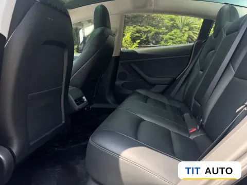 2022 Tesla Model 3 9