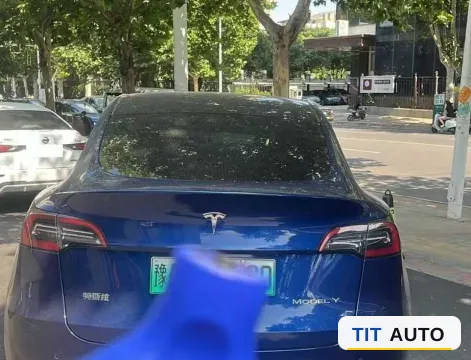 2022 Tesla Model Y 5