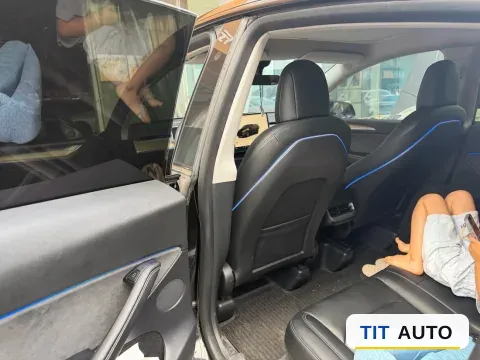 2022 Tesla Model Y 6