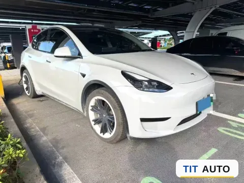 2022 Tesla Model Y 5