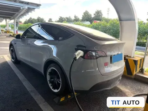 2022 Tesla Model Y 6