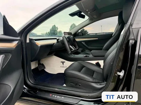 2021 Tesla Model 3 4