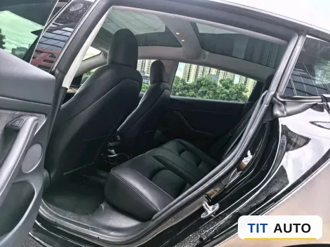 2022 Tesla Model 3 7