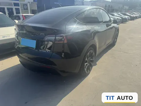 2021 Tesla Model Y 4
