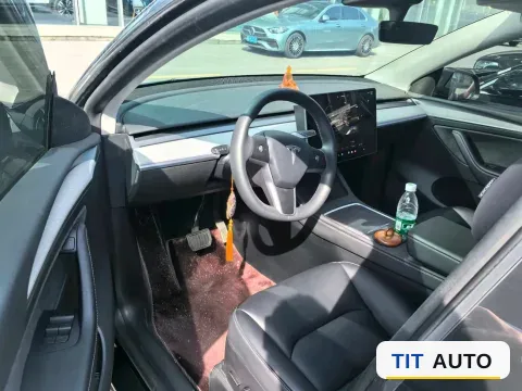2023 Tesla Model Y 2