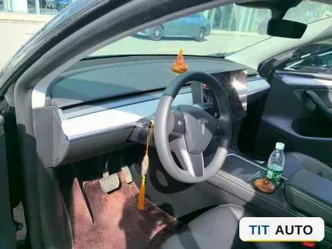 2023 Tesla Model Y 3