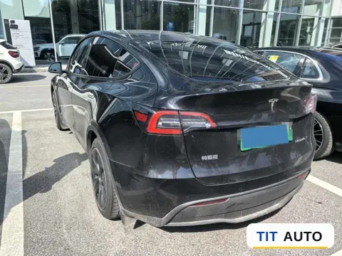 2023 Tesla Model Y 7