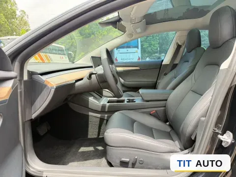 2022 Tesla Model 3 4