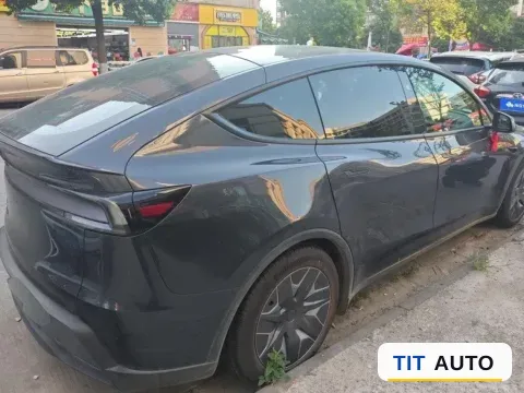 2025 Tesla Model Y L 3