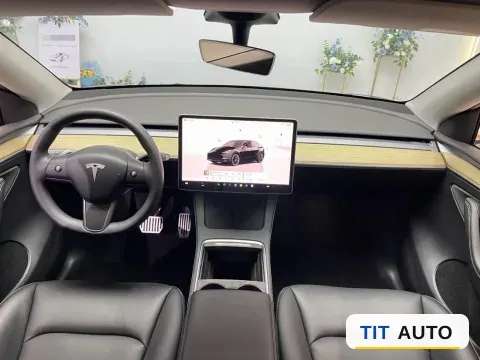 2022 Tesla Model Y 5