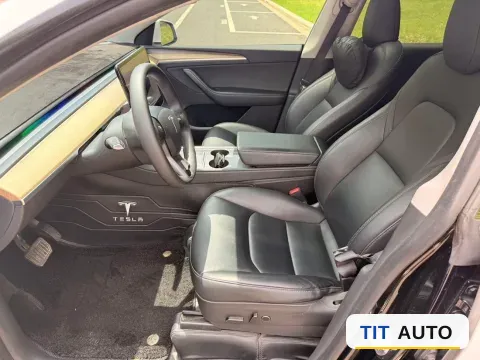 2022 Tesla Model Y 4