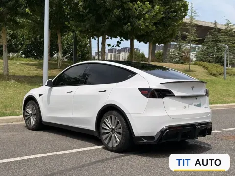 2022 Tesla Model Y 6