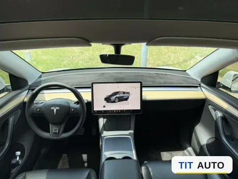 2022 Tesla Model Y 9