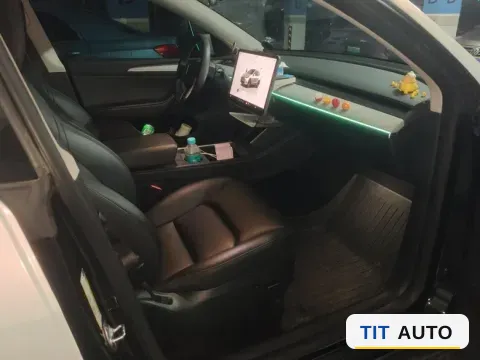 2023 Tesla Model Y 2