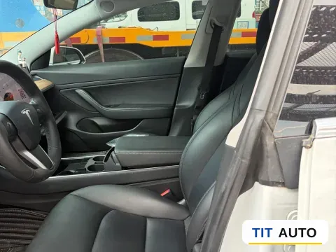 2020 Tesla Model 3 4