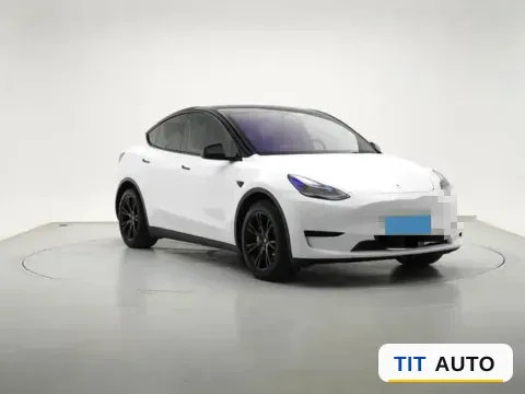 2022 Tesla Model Y 5