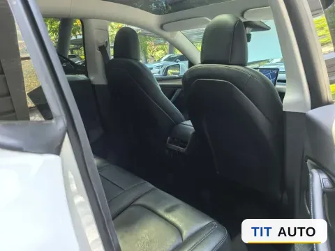 2021 Tesla Model Y 4