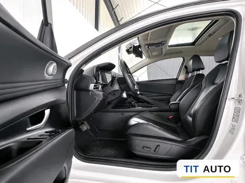 2022 Hyundai Elantra 12