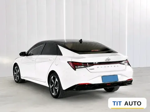 2022 Hyundai Elantra 6