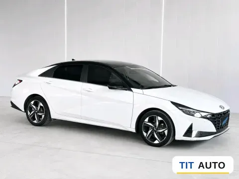 2022 Hyundai Elantra 8