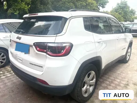 2020 Jeep Compass 4