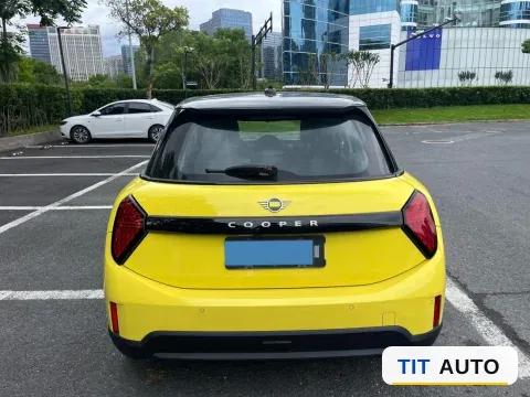 2023 MINI MINI 4
