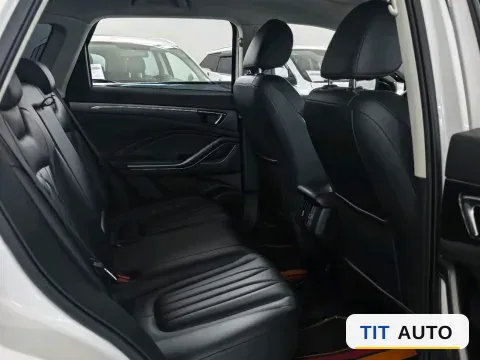 2022 Bestune T55 8
