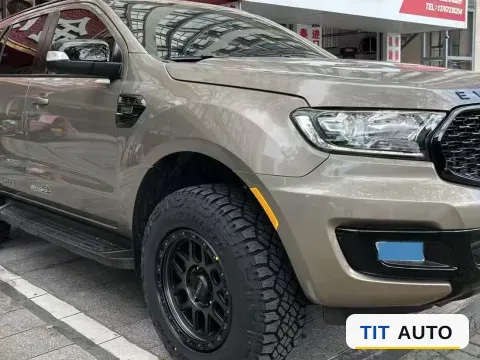 2020 Ford Everest 5