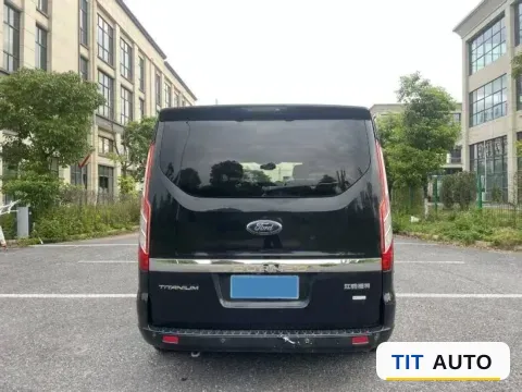 2017 Ford Tourneo 8