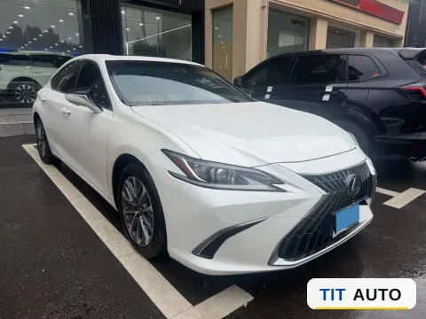 2021 Lexus ES 3