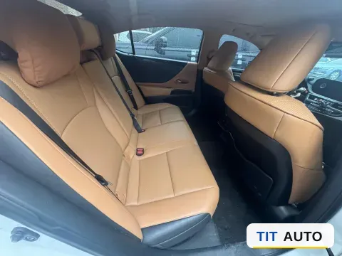 2021 Lexus ES 5