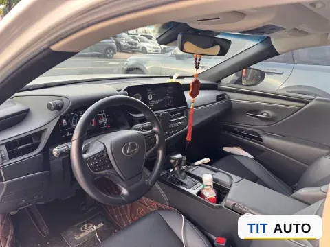 2022 Lexus ES 2