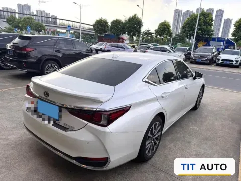 2022 Lexus ES 7