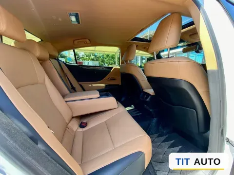 2023 Lexus ES 8