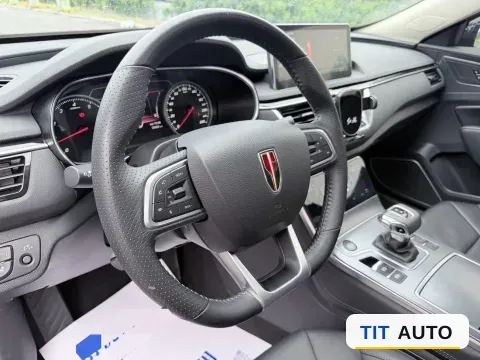 2022 HongQi H5 4