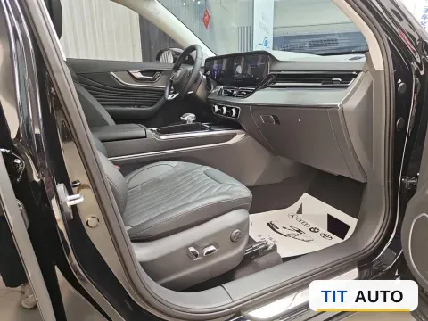 2023 HongQi HS5 8