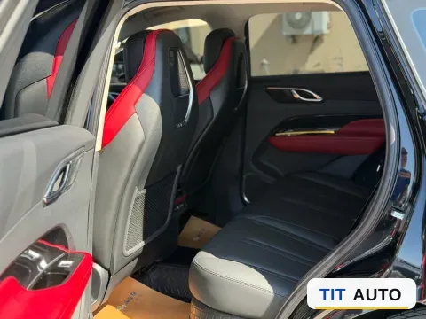 2024 HongQi HS3 5