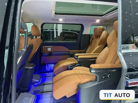 2024 HongQi HQ9 6