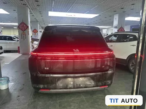 2025 Li L8 3