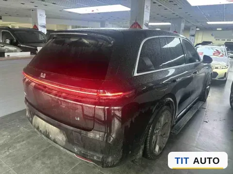 2025 Li L8 4