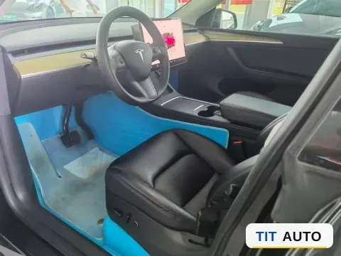 2022 Tesla Model Y 5