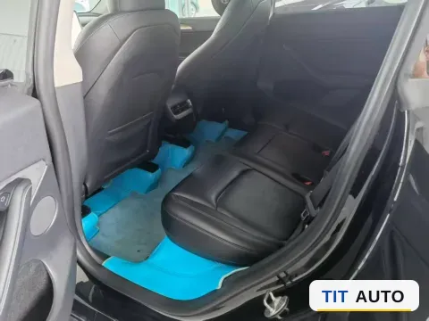 2022 Tesla Model Y 6