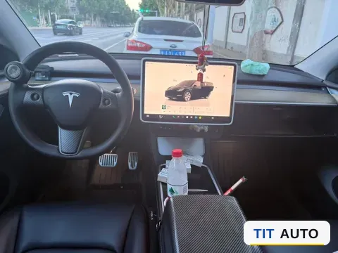 2022 Tesla Model Y 5