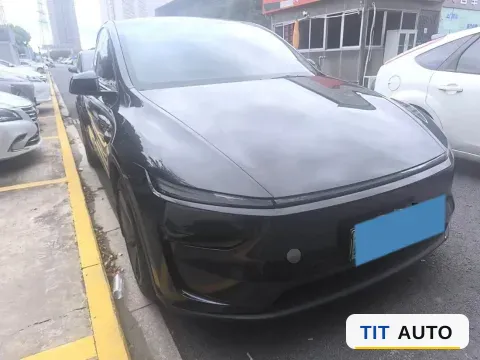 2025 Tesla Model Y 2