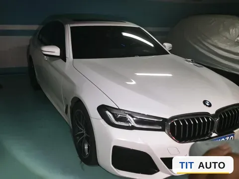 2021 BMW 5 Series 2
