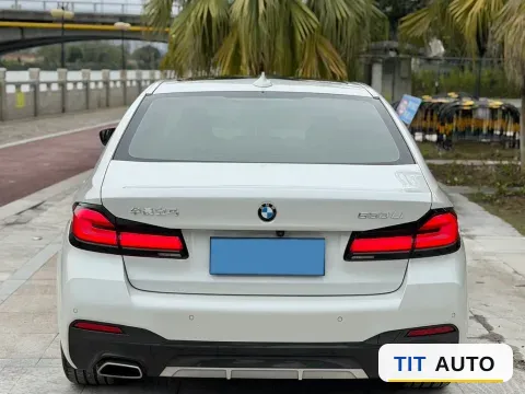 2022 BMW 5 Series 4