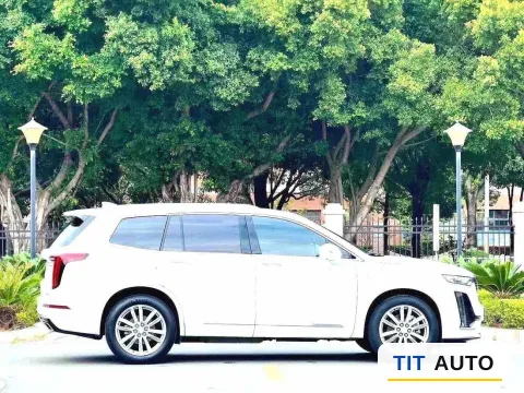 2022 Cadillac XT6 8